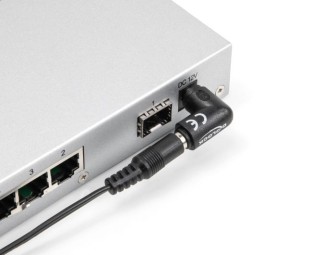 DeLock DC Adapter 5.5 x 2.1 mm male to 5.5 x 2.1 female 90° angled