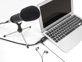 DeLock External Plug & Play 2.0 USB Hangkártya