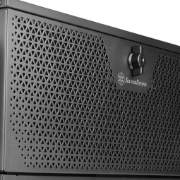 Silverstone RM44