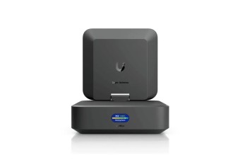 Ubiquiti AirWire High-performance WiFi 7 client adapter with STR MLO Black
