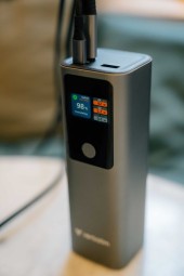 Verbatim Charge 'n' Go 27000mAh PowerBank Grey